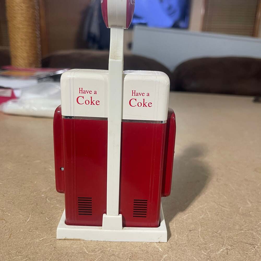 Vintage 1993 Coca-Cola Vending Machine Gas Pump Salt and Pepper Shakers with Bas